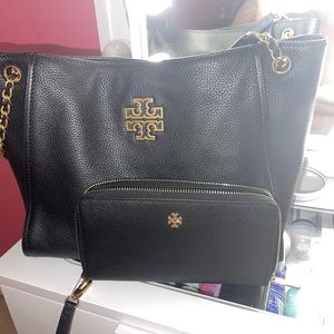 TORY BURCH BRITTEN SLOUCHY TOTE WITH MATCHING WALLET